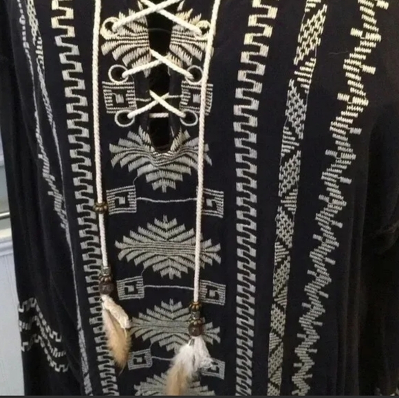 POL Tribal Bohomeian Embroidered Navy Top Size Small - Picture 3 of 9
